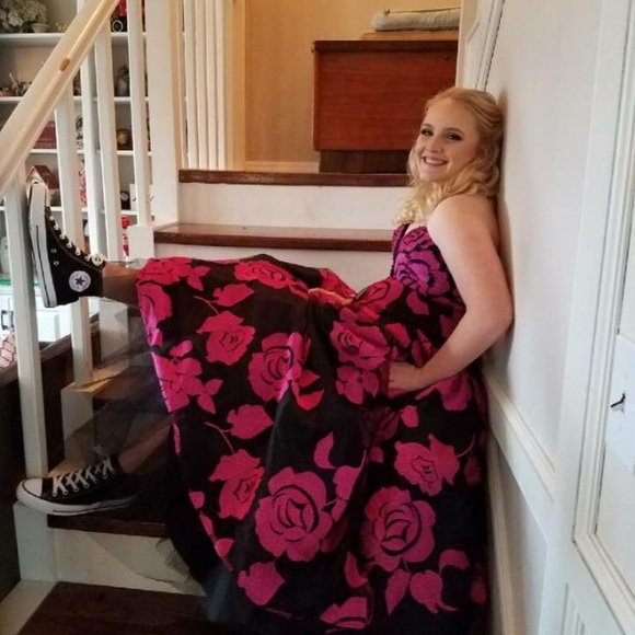 Dresses & Skirts - Prom dress